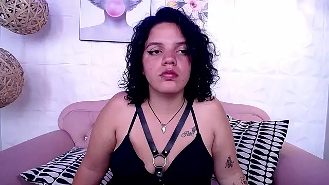 Snapshot of HoneyVelvet chatting on February 7, 2025, 6:56 pm HoneyVelvet online show from February 7, 2025, 6:56 pm