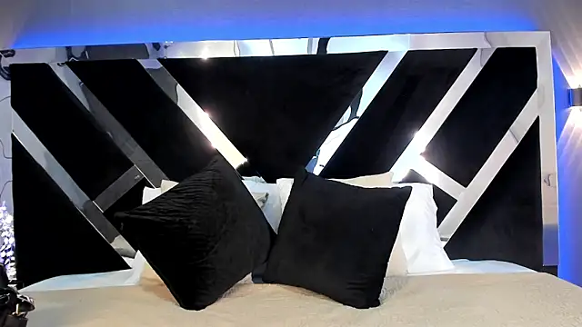 Snapshot of AliDiaz_ chatting on May 7, 2026, 6:44 pm AliDiaz online show from May 7, 2026, 6:44 pm