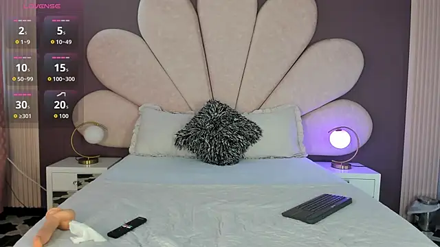 Snapshot of AliDiaz_ chatting on November 19, 2025, 7:36 pm AliDiaz online show from November 19, 2025, 7:36 pm