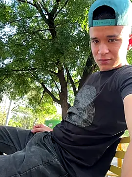 arevalo1124 online show from October 8, 2025, 9:37 pm