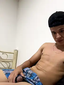 arevalo1124 online show from December 4, 2025, 5:39 am