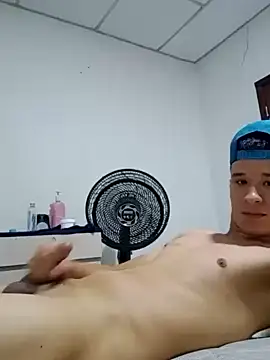 arevalo1124 online show from February 6, 2025, 5:03 am