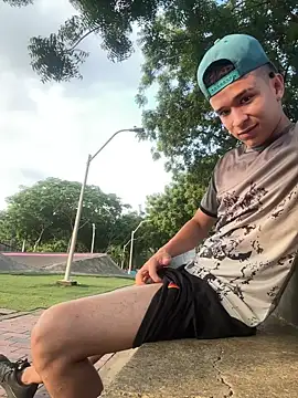 arevalo1124 online show from December 16, 2025, 9:19 pm