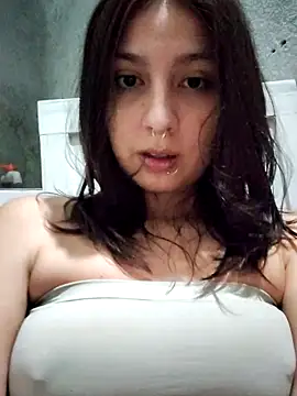 Snapshot of Maiden-Hot chatting on April 16, 2026, 5:52 am Maiden-Hot online show from April 16, 2026, 5:52 am