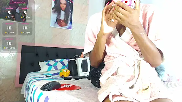 k stormi  online show from December 16, 2025, 10:41 am