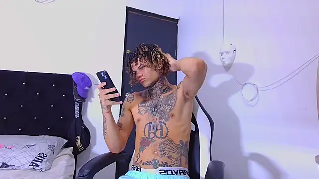 Snapshot of hot_man05 chatting on November 12, 2025, 8:23 pm hot man05 online show from November 12, 2025, 8:23 pm