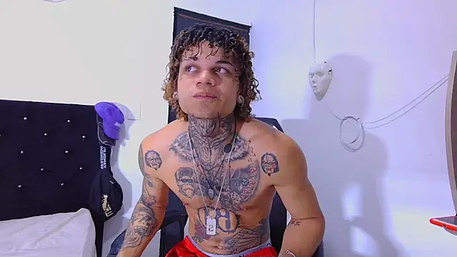 Snapshot of hot_man05 chatting on November 11, 2025, 9:31 pm hot man05 online show from November 11, 2025, 9:31 pm