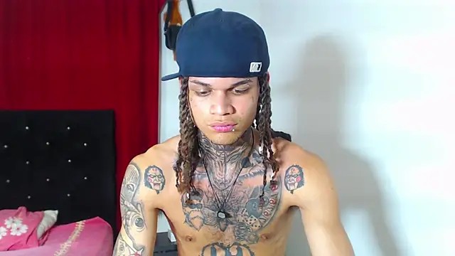 Snapshot of hot_man05 chatting on March 19, 2025, 8:45 am hot man05 online show from March 19, 2025, 8:45 am