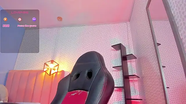 CALANTHELOVE1 online show from November 10, 2025, 3:11 am