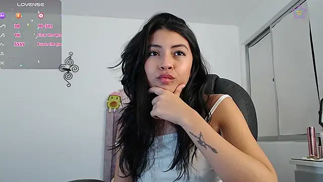 Snapshot of ellajonz chatting on August 5, 2026, 4:06 am ellajonz online show from August 5, 2026, 4:06 am