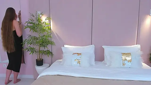 JaniceCollins online show from December 5, 2025, 2:21 am