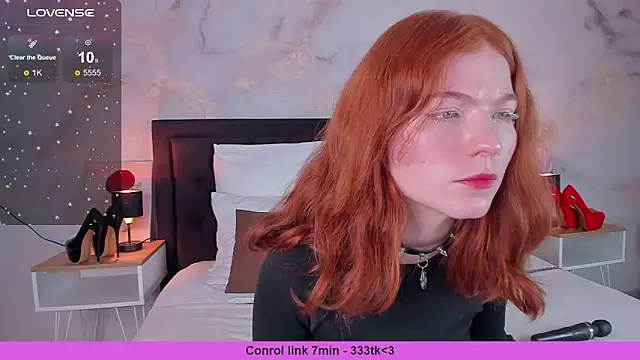 Snapshot of SophieOuld chatting on February 26, 2025, 9:22 am SophieOuld online show from February 26, 2025, 9:22 am