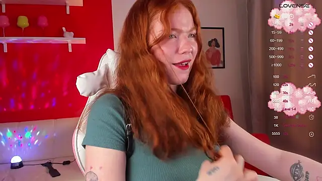 Snapshot of SophieOuld chatting on September 21, 2025, 3:17 pm SophieOuld online show from September 21, 2025, 3:17 pm