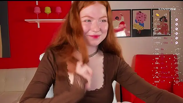 Snapshot of SophieOuld chatting on September 19, 2025, 9:35 am SophieOuld online show from September 19, 2025, 9:35 am