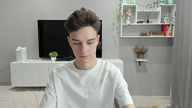 Snapshot of avegothy- chatting on February 3, 2025, 11:42 am avegothy- online show from February 3, 2025, 11:42 am