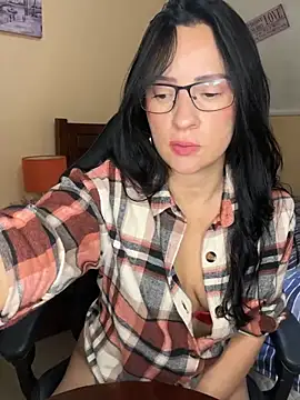 Snapshot of ValeriaVixen chatting on July 27, 2026, 8:49 pm ValeriaVixen online show from July 27, 2026, 8:49 pm