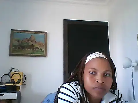 ebonyjuicylips online show from October 23, 2025, 12:59 pm