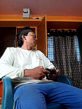 bigcock thick online show from May 9, 2026, 1:20 am