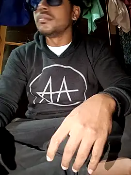 Snapshot of bigcock_thick chatting on October 29, 2025, 12:53 am bigcock thick online show from October 29, 2025, 12:53 am