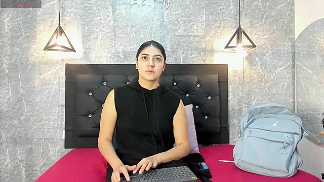 Snapshot of emberhodson chatting on September 28, 2025, 11:06 am emberhodson online show from September 28, 2025, 11:06 am