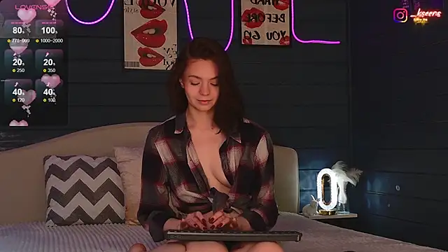 Eseensia online show from October 20, 2025, 2:24 am