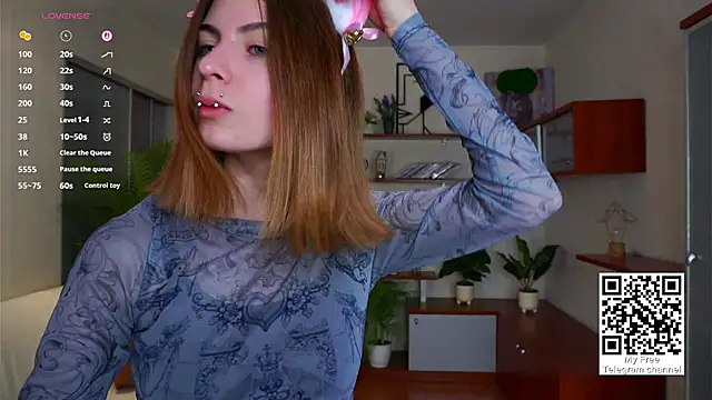 ErlinaBuoy online show from November 14, 2025, 6:06 am