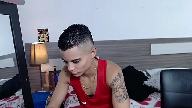 Liiamthompson online show from November 19, 2025, 7:03 pm