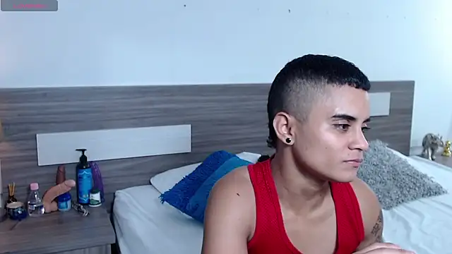 Liiamthompson online show from December 16, 2025, 9:35 am