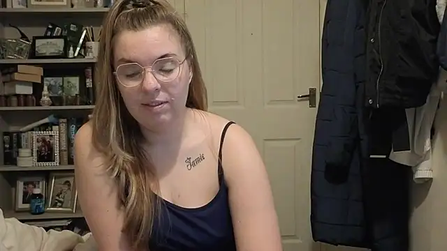 Demi WelshX online show from November 14, 2025, 9:35 am