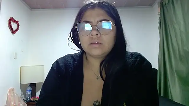 viccky vick online show from October 17, 2025, 3:21 am