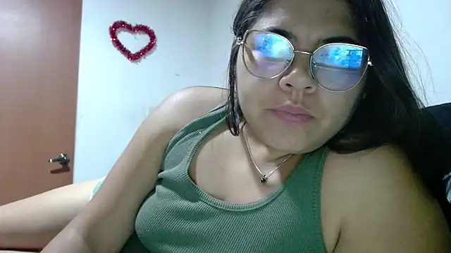 viccky vick online show from October 23, 2025, 2:32 am