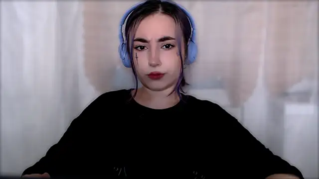 Snapshot of purplewitch chatting on November 30, 2025, 11:16 pm purplewitch online show from November 30, 2025, 11:16 pm