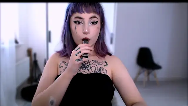 Snapshot of purplewitch chatting on December 19, 2025, 7:11 am purplewitch online show from December 19, 2025, 7:11 am