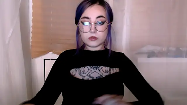 Snapshot of purplewitch chatting on November 19, 2025, 11:54 am purplewitch online show from November 19, 2025, 11:54 am