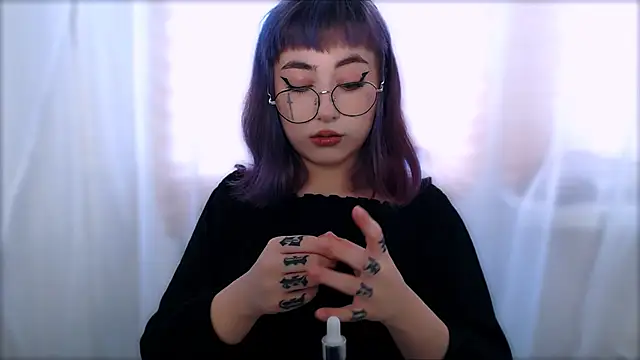 Snapshot of purplewitch chatting on December 16, 2025, 8:07 am purplewitch online show from December 16, 2025, 8:07 am