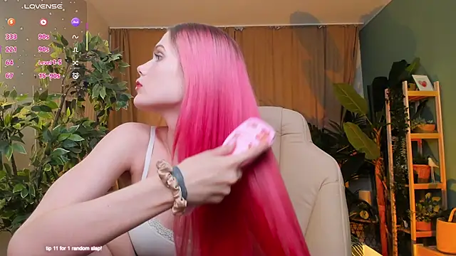 Snapshot of Gretchen_Mol chatting on December 16, 2025, 7:45 am Gretchen Mol online show from December 16, 2025, 7:45 am