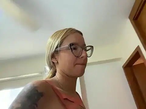 Snapshot of Mermaid-hana chatting on October 12, 2025, 3:46 pm Mermaid-hana online show from October 12, 2025, 3:46 pm