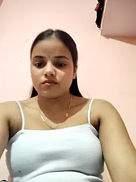 Snapshot of RAYI_123 chatting on April 5, 2026, 6:53 am RAYI 123 online show from April 5, 2026, 6:53 am