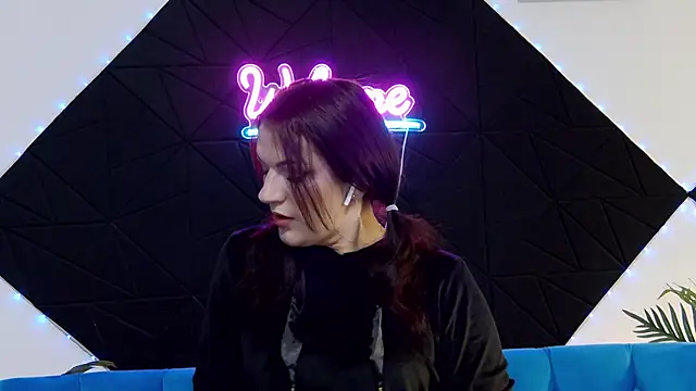 LissaAnn online show from February 13, 2026, 4:01 am