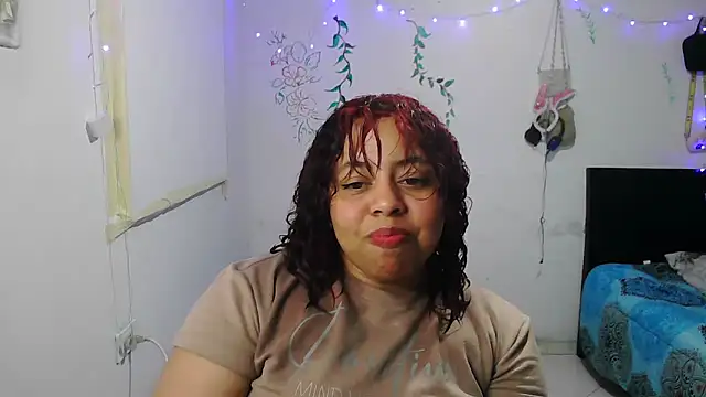 Snapshot of alexandraluv chatting on December 14, 2025, 10:15 pm alexandraluv online show from December 14, 2025, 10:15 pm