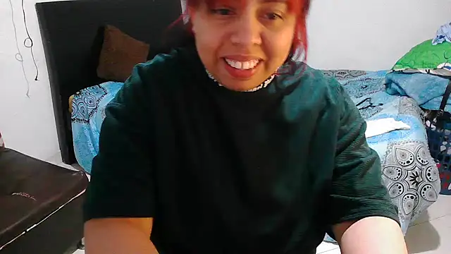 Snapshot of alexandraluv chatting on October 27, 2025, 10:44 pm alexandraluv online show from October 27, 2025, 10:44 pm