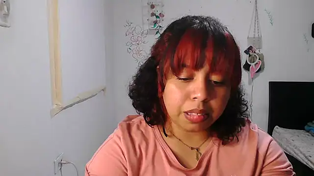 Snapshot of alexandraluv chatting on November 27, 2025, 10:32 pm alexandraluv online show from November 27, 2025, 10:32 pm