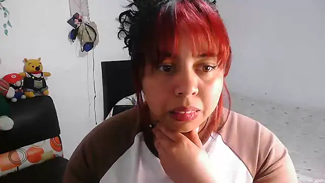 Snapshot of alexandraluv chatting on November 2, 2025, 12:04 am alexandraluv online show from November 2, 2025, 12:04 am