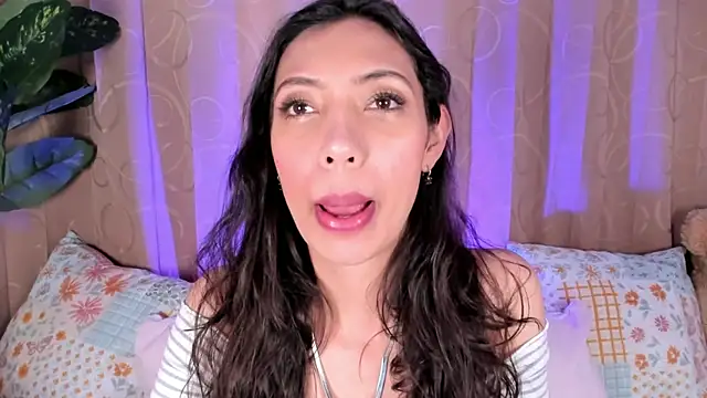 Snapshot of Miss_veronicaa2 chatting on June 23, 2026, 1:53 pm Miss veronicaa2 online show from June 23, 2026, 1:53 pm