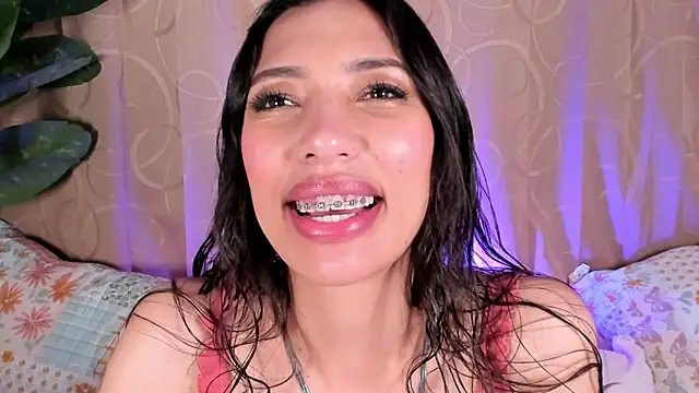 Snapshot of Miss_veronicaa2 chatting on June 18, 2026, 1:16 pm Miss veronicaa2 online show from June 18, 2026, 1:16 pm