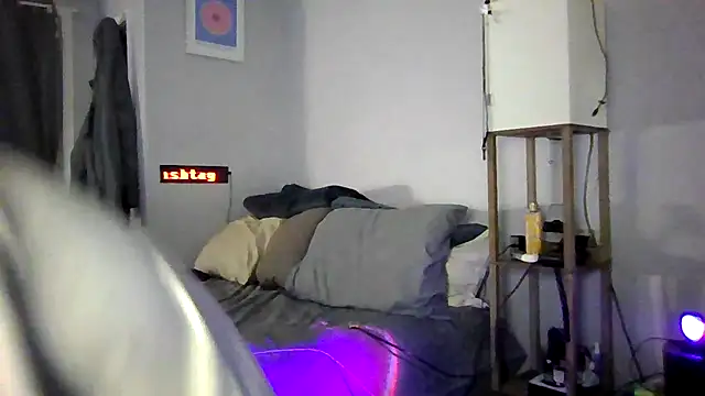 Snapshot of cruz815 chatting on May 27, 2026, 2:52 am cruz815 online show from May 27, 2026, 2:52 am