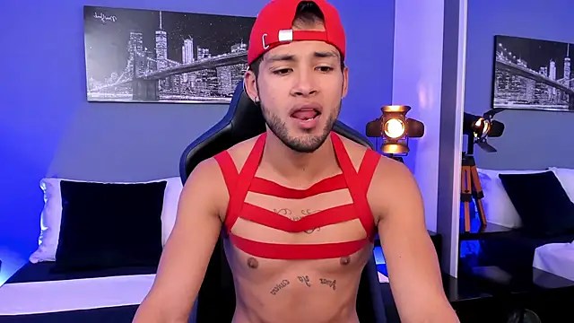 Max Conor1 online show from September 10, 2025, 11:42 am