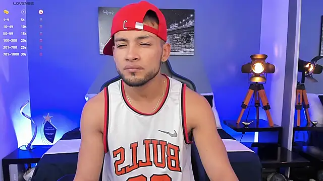 Max Conor1 online show from October 10, 2025, 12:06 pm