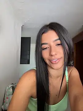 Snapshot of eva_roseee chatting on May 9, 2026, 5:49 pm eva roseee online show from May 9, 2026, 5:49 pm