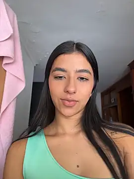 Snapshot of eva_roseee chatting on May 15, 2026, 6:28 pm eva roseee online show from May 15, 2026, 6:28 pm